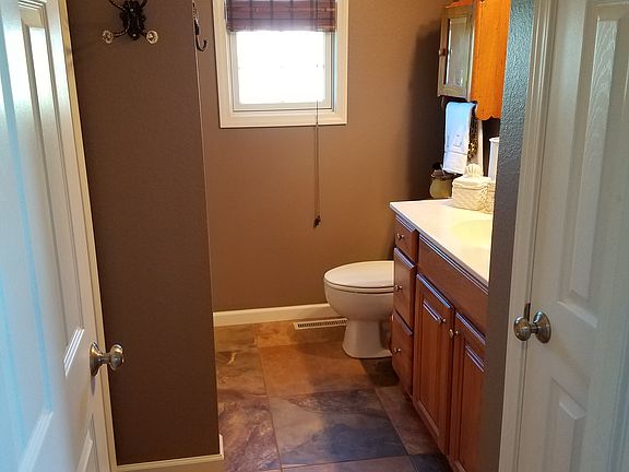 5th image of 1820 Mallard Ln #1820