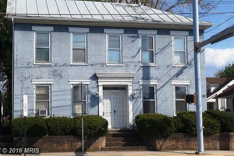 2nd image of 400 E King St