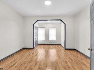 669 S 17th St APT 2, Newark, NJ 07103