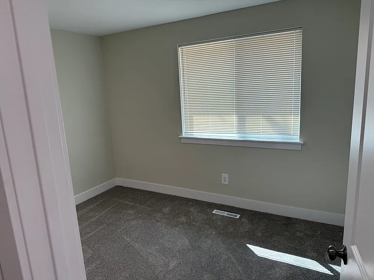 4008 Cottonwood Dr — Photo 8