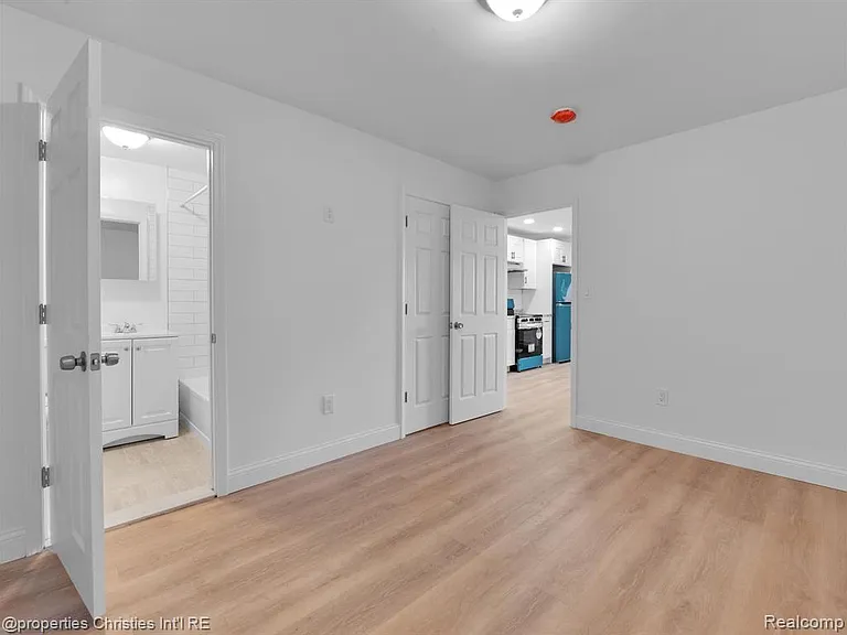 44 Highland St #2 — Photo 20