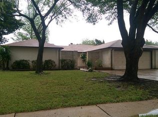 2107 Heritage Colony Dr, Friendswood, TX 77546