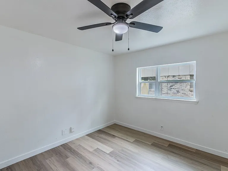 7516 Olusta Dr — Photo 13