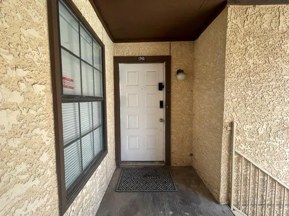 1745 Crest Grove Dr, Arlington, TX 76012