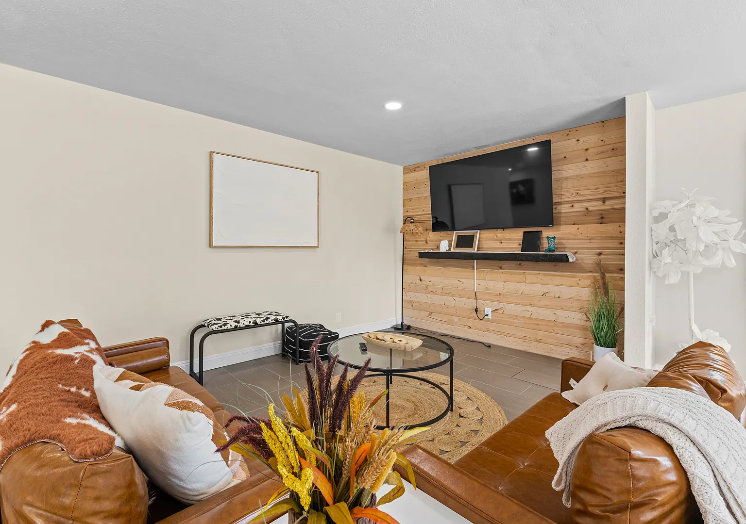 1164 Borden Rd — Photo 4