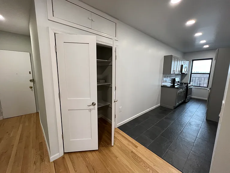 37-06 69th St #5F — Photo 3