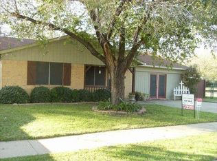 704 Opal St, Saginaw, TX 76179
