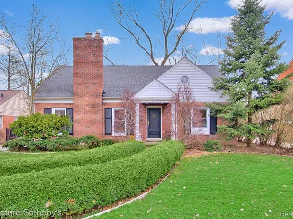 18189 Saxon Dr, Beverly Hills, MI 48025