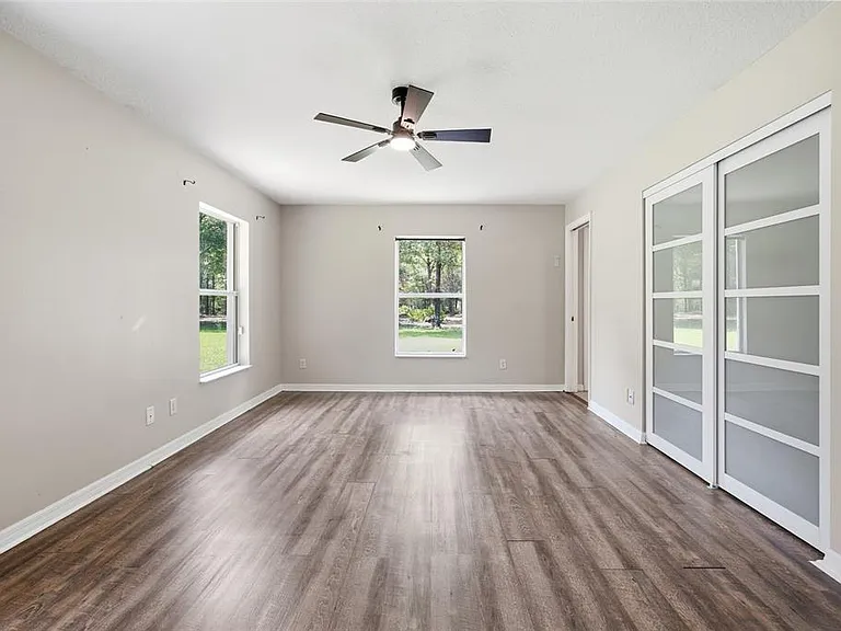 7050 NE State Road 121 — Photo 13