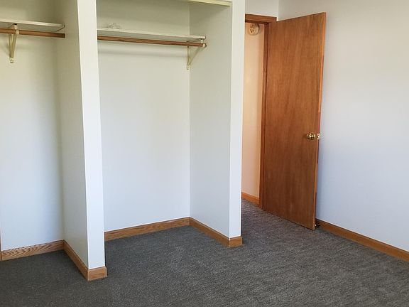 4th image of 636 Sunset Ave