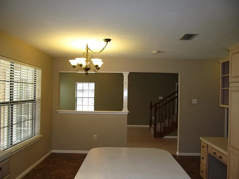 602 Northcliffe Dr — Photo 7