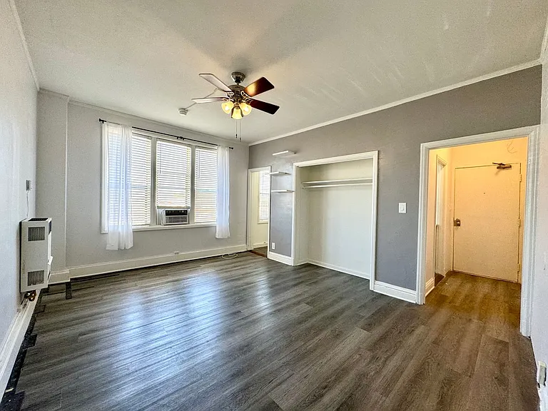 St. Charles Studio Apartments — Photo 13