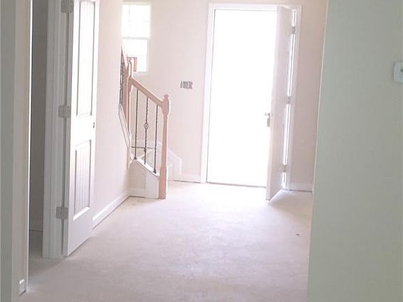 5th image of 3500 Panarama Dr