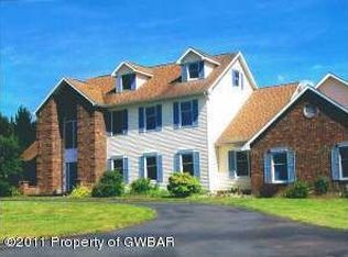 30 Sutton Farms Rd, Jackson Township, PA 18708