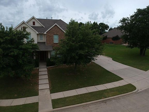 3rd image of 5232 Ponder St