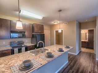 1057 35th St N #210, Fargo, ND 58102