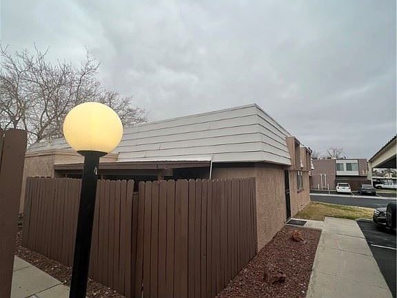 4th image of 3652 Villa Knolls South Dr