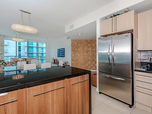 4th image of 1111 SW 1st Ave #Mph3920