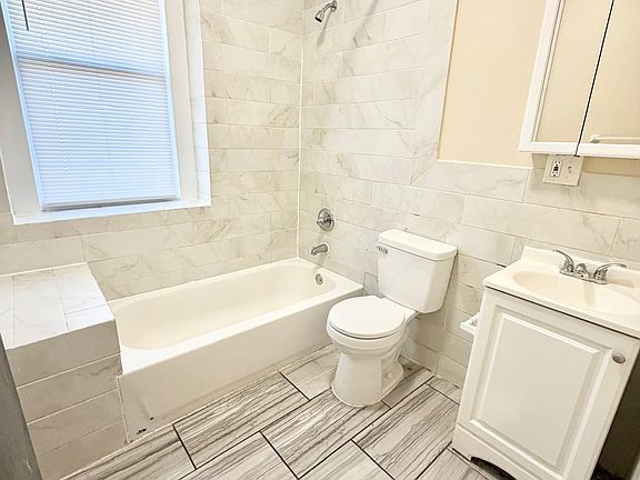 2nd image of 1525 Chapel St #102