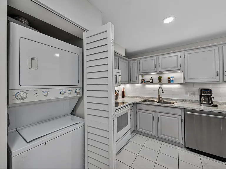 1370 S Ocean Blvd #306 — Photo 10