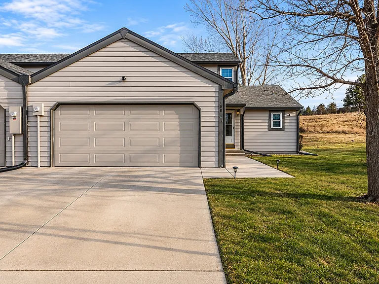 108 Cobblestone Dr — Photo 29