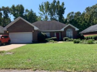 1255 Cutleaf Dr, Sumter, SC 29150