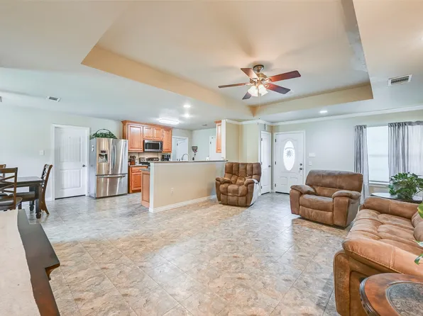 4010 Iron Horse Trl, Granbury, TX 76048