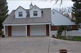 3rd image of 2603 N Sycamore Ave