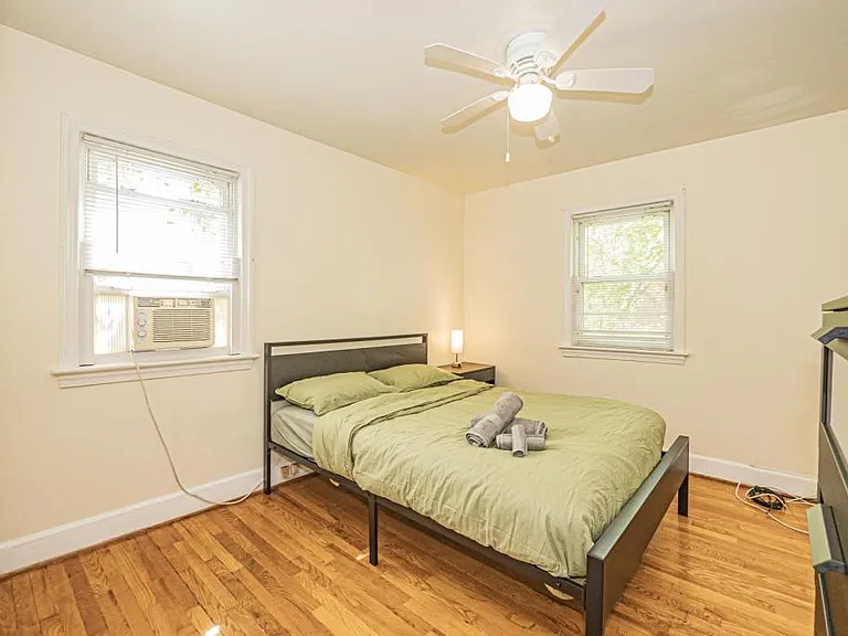 8411 Potomac Ave — Photo 16
