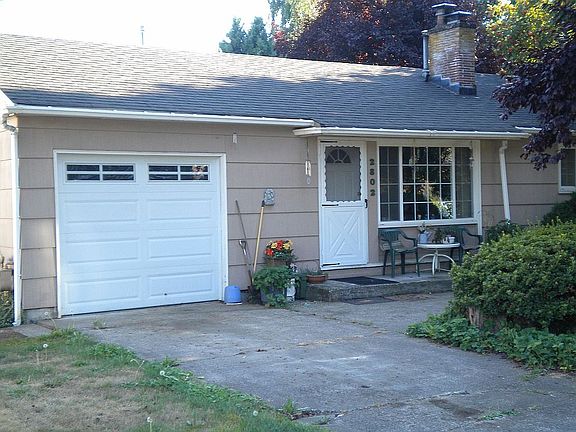 5th image of 2802 Linden Ln