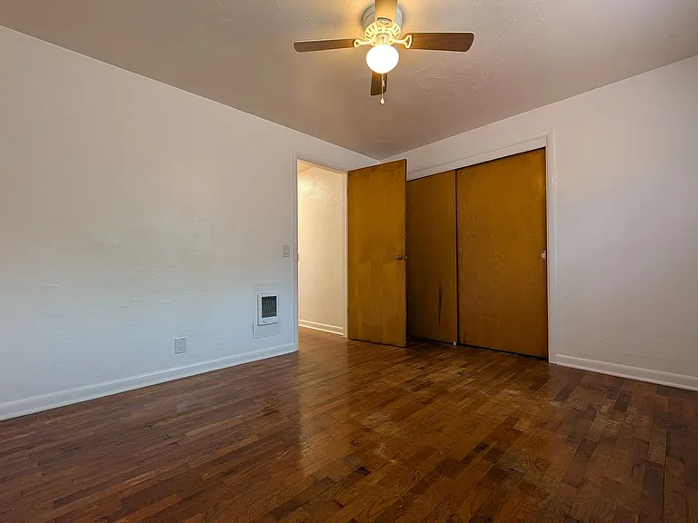 690 E 39th Ave — Photo 16