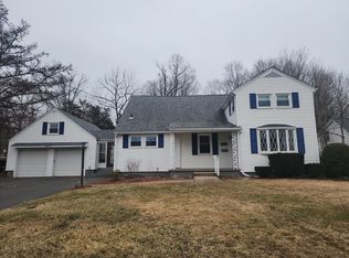 81 Middlefield St, Middletown, CT 06457