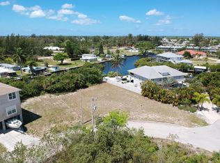2867 Cussell Dr, Saint James City, FL 33956