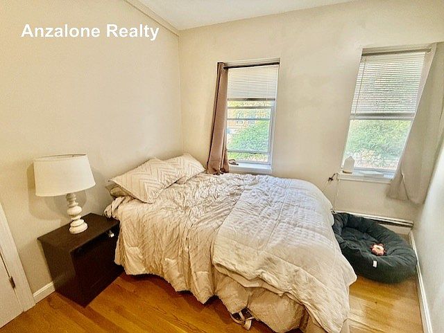 1st image of 392 Commercial St #1
