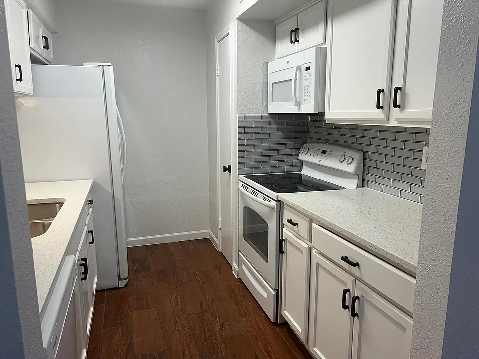 5550 N Braeswood Blvd #70