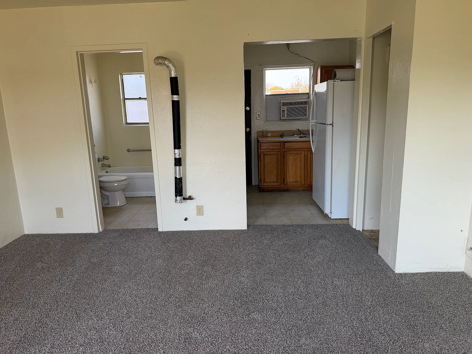 Studio, 350 sqft, $525 — Photo 4