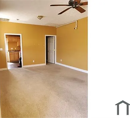 2214 W Market St #4 — Photo 2