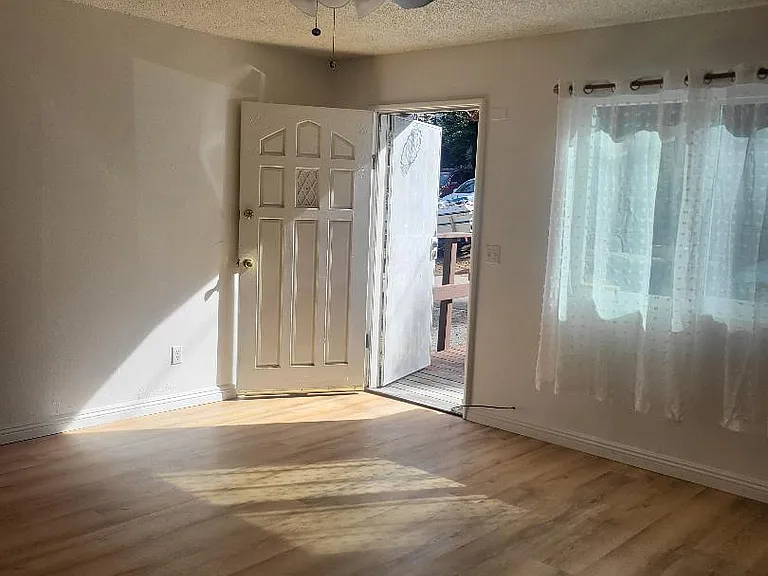 22858 Lupin Ln — Photo 16