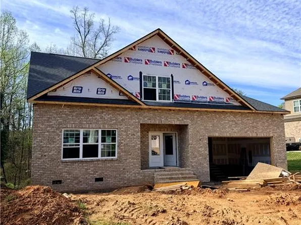 4642 Pebble Lake Dr, Pfafftown, NC 27040