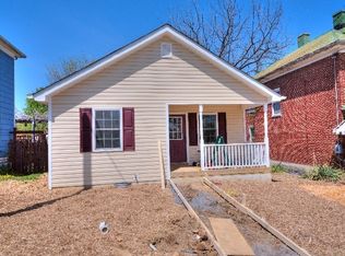 110 Thompson St, Staunton, VA 24401