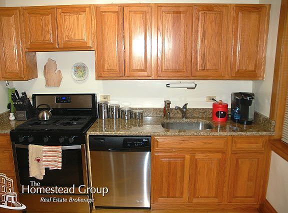 2nd image of 4815 N Oakley Ave #01