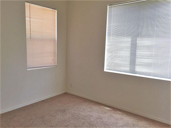 4th image of 13165 La Crescenta Ave
