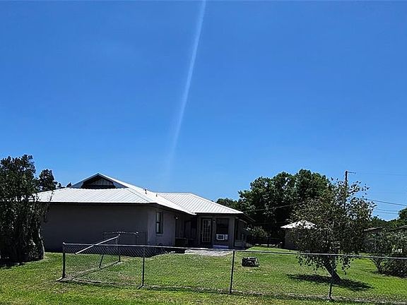2nd image of 3481 NE MASTERS AVENUE