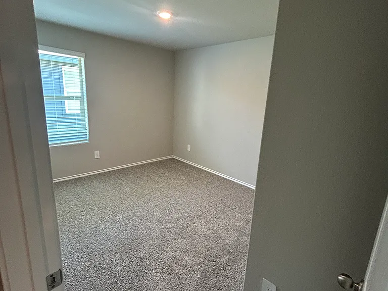 1637 Tin Roof Rd — Photo 14