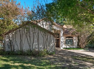 2569 Castle Cir, Fort Worth, TX 76108