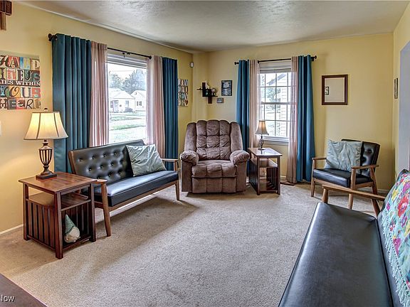 3rd image of 15728 Mina Ave