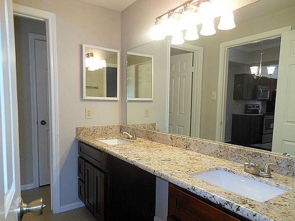 3rd image of 2255 Braeswood Park Dr APT 168