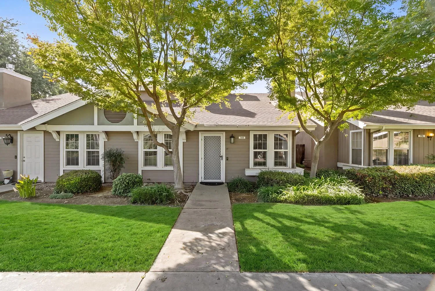 3 bed, 1427 sqft, $2,700 — Photo 1