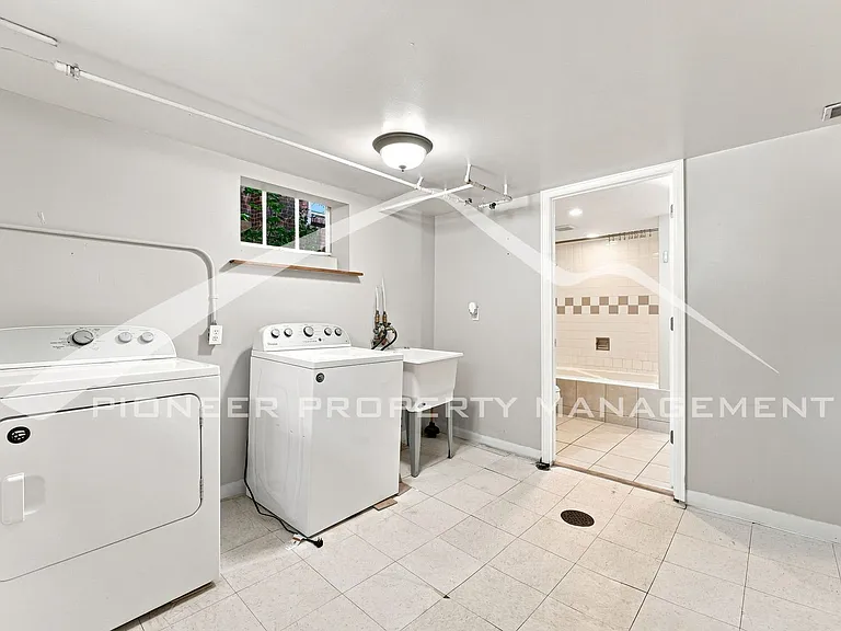 821 S Grant St — Photo 16