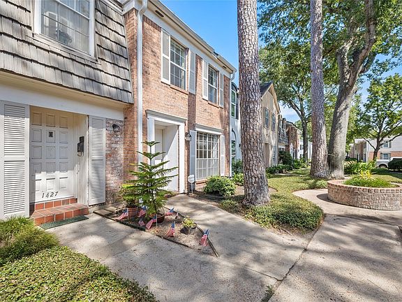 2nd image of 1425 Springrock Ln #4